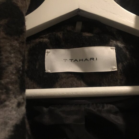 T Tahari Wool Blend Leopard Shawl Collar Belted Wrap Coat M - Picture 2 of 2